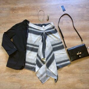 Jones New York wool blend skirt handkerchief grey striped pattern